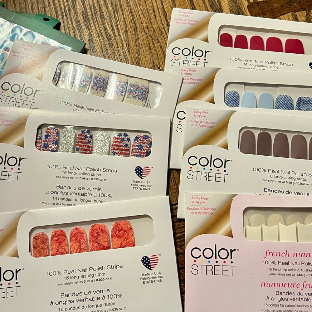 Nwt 8 street color polish strips 3 new nails on holiday